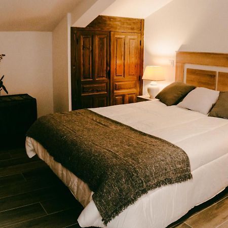 El Aprisco, Con Piscina Climatizada En Hueva-Guadalajara Villa Exteriör bild
